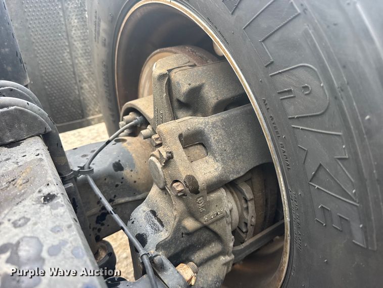 image for item EU6112 2022 Volvo VNR semi truck