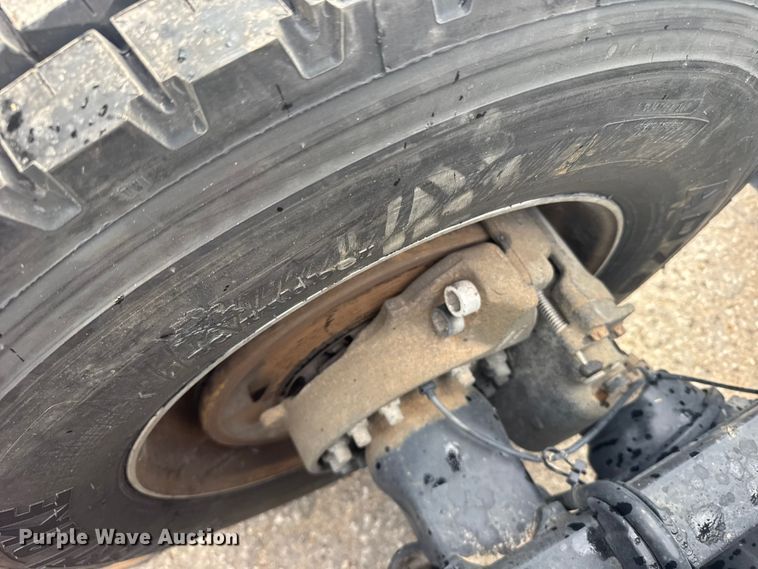 image for item EU6112 2022 Volvo VNR semi truck