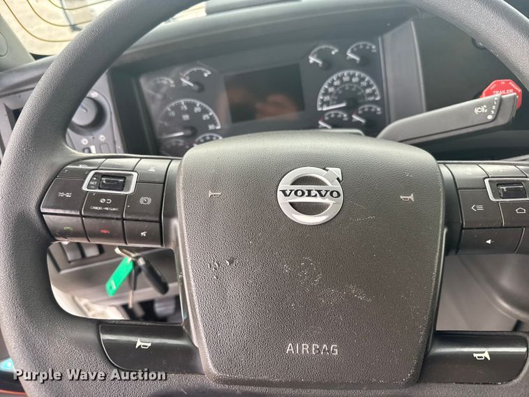 image for item EU6112 2022 Volvo VNR semi truck