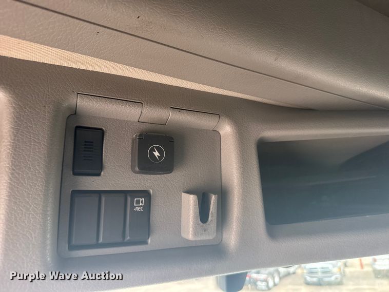 image for item EU6112 2022 Volvo VNR semi truck