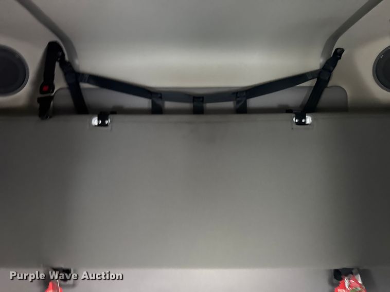 image for item EU6112 2022 Volvo VNR semi truck