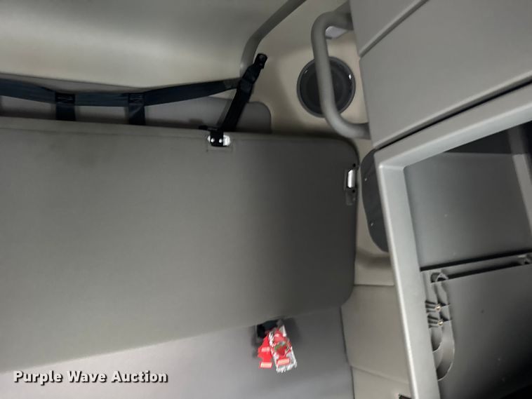 image for item EU6112 2022 Volvo VNR semi truck