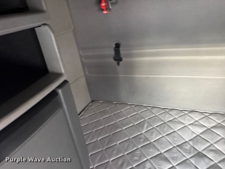 image for item EU6112 2022 Volvo VNR semi truck