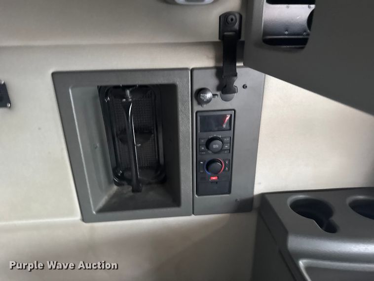 image for item EU6112 2022 Volvo VNR semi truck