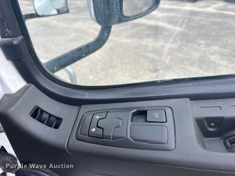 image for item EU6112 2022 Volvo VNR semi truck