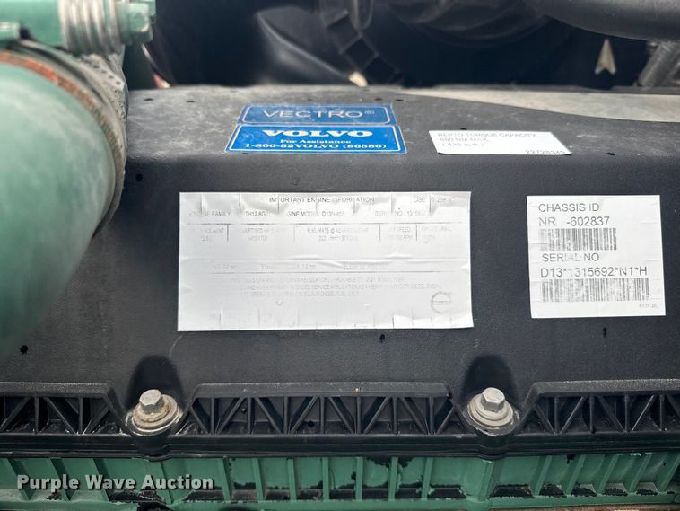 image for item EU6112 2022 Volvo VNR semi truck