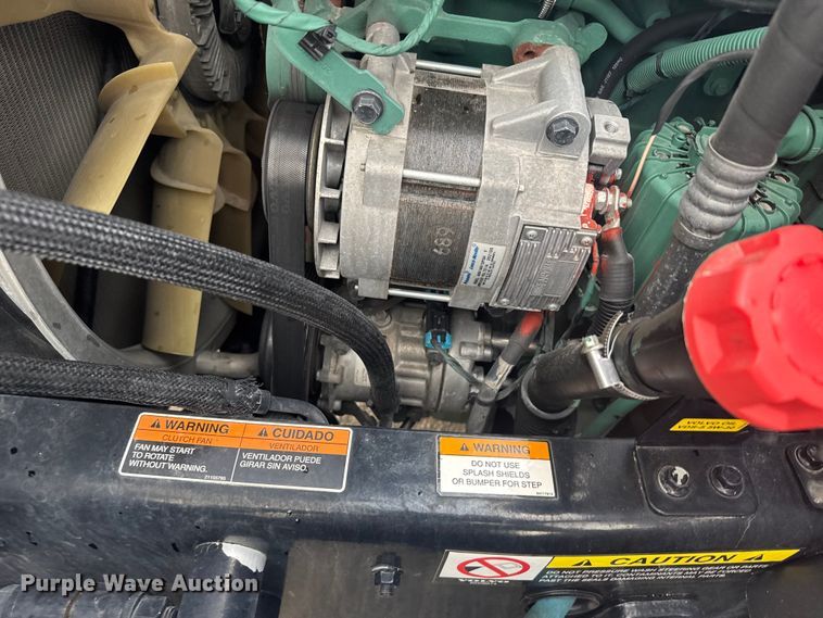 image for item EU6112 2022 Volvo VNR semi truck