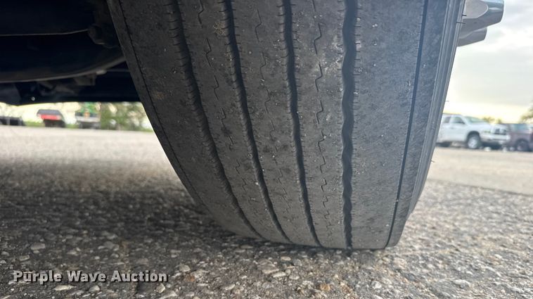 image for item EU6112 2022 Volvo VNR semi truck