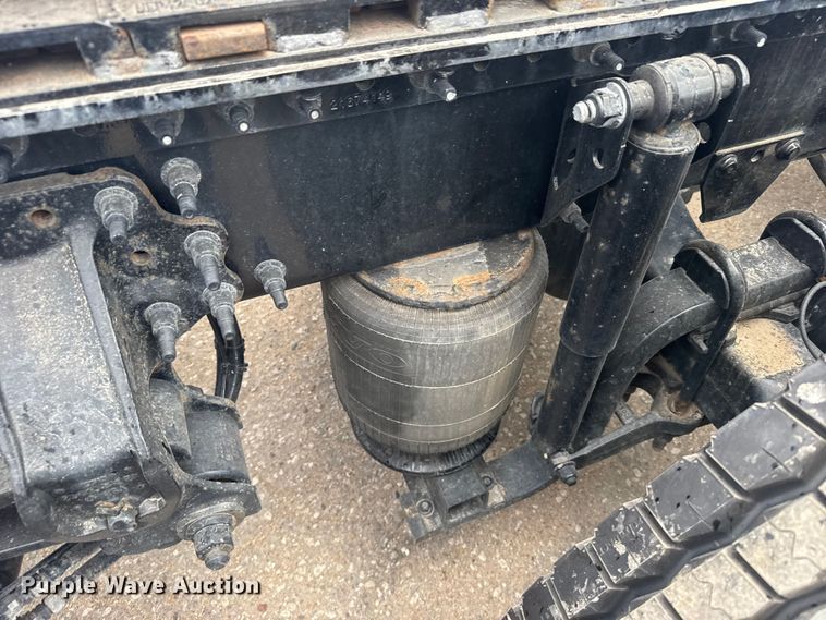 image for item EU6113 2022 Volvo VNR semi truck