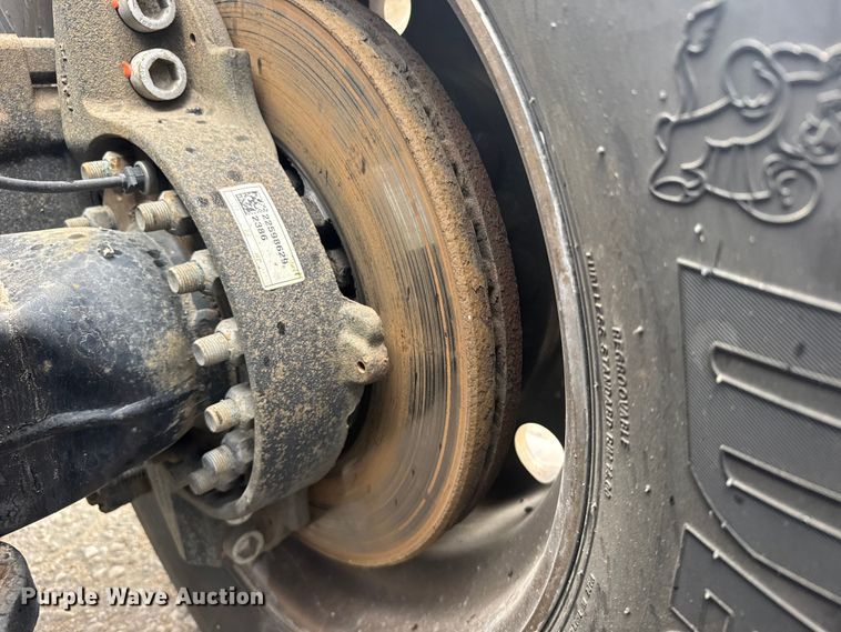 image for item EU6113 2022 Volvo VNR semi truck