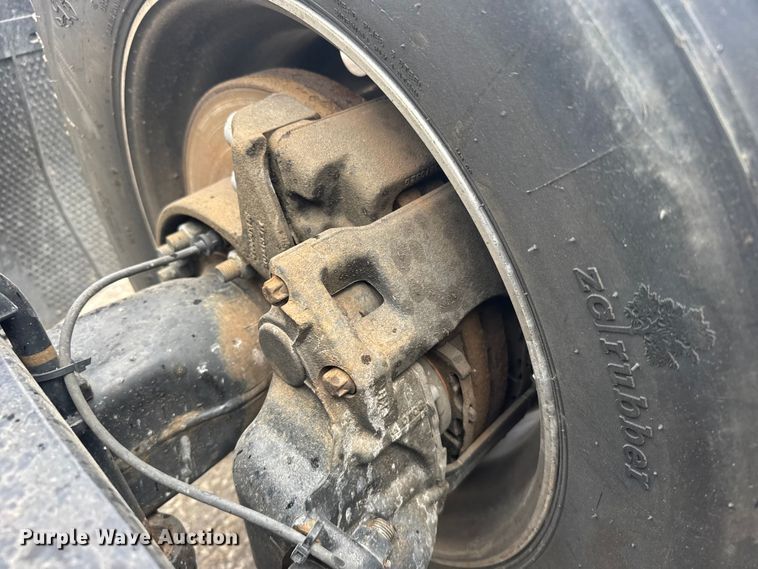 image for item EU6113 2022 Volvo VNR semi truck