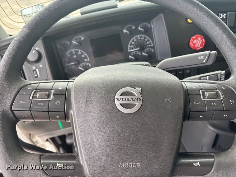 image for item EU6113 2022 Volvo VNR semi truck