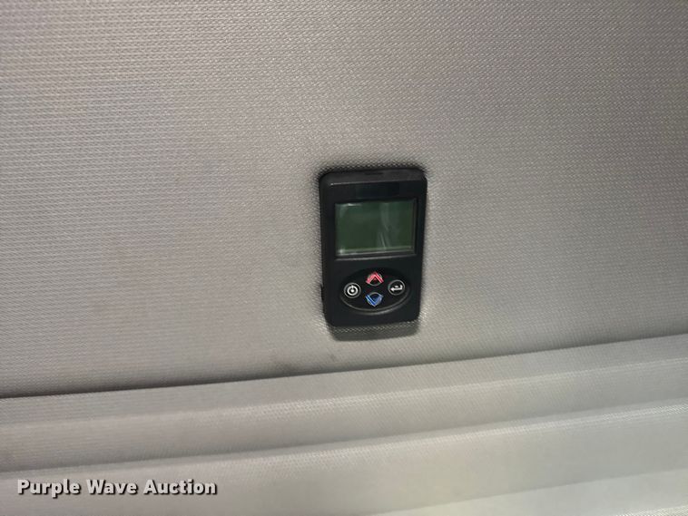 image for item EU6113 2022 Volvo VNR semi truck