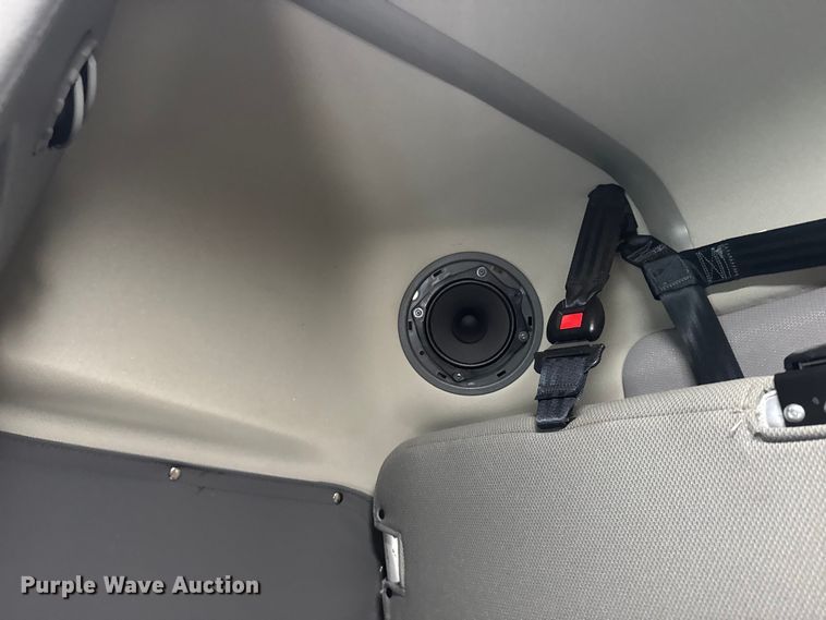 image for item EU6113 2022 Volvo VNR semi truck