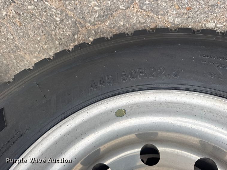 image for item EU6113 2022 Volvo VNR semi truck