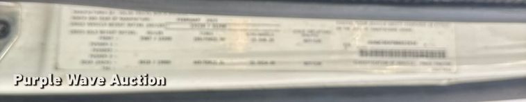 image for item EU6113 2022 Volvo VNR semi truck