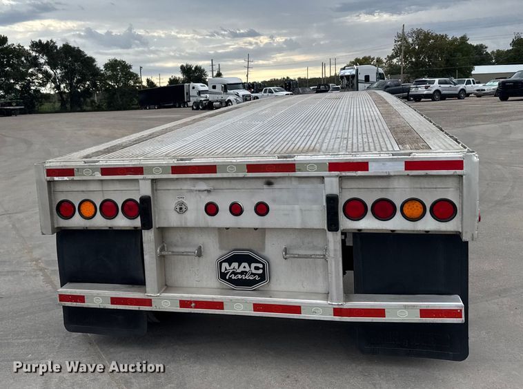 image for item EU6114 2015 Mac flatbed trailer