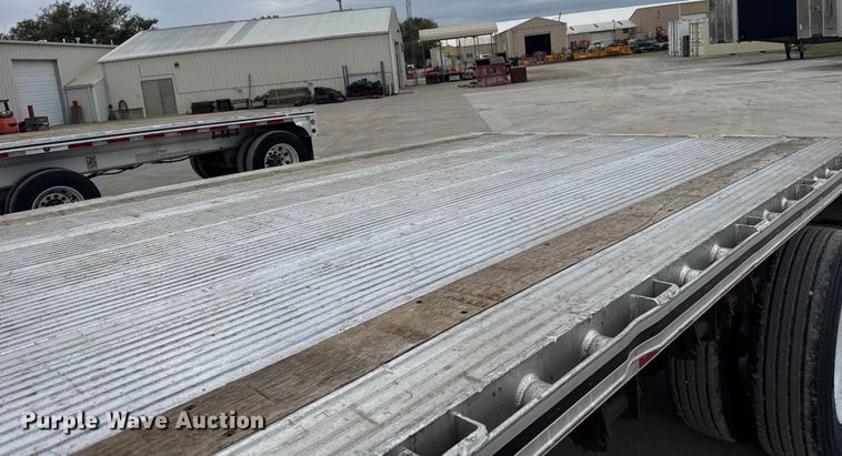 image for item EU6114 2015 Mac flatbed trailer