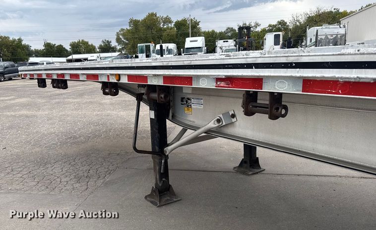 image for item EU6114 2015 Mac flatbed trailer