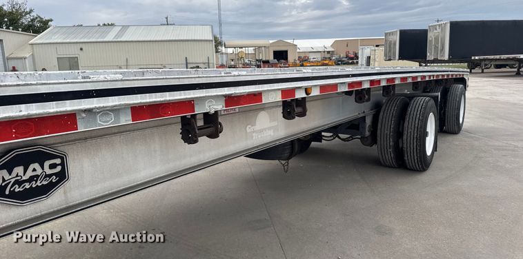image for item EU6114 2015 Mac flatbed trailer