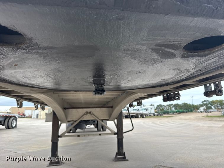 image for item EU6114 2015 Mac flatbed trailer