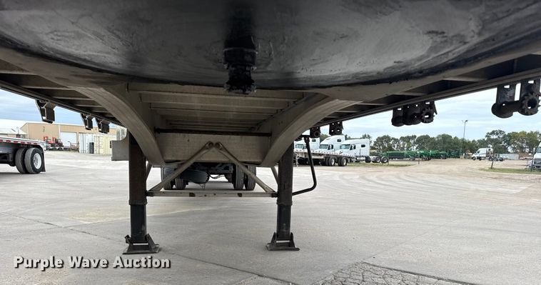 image for item EU6114 2015 Mac flatbed trailer