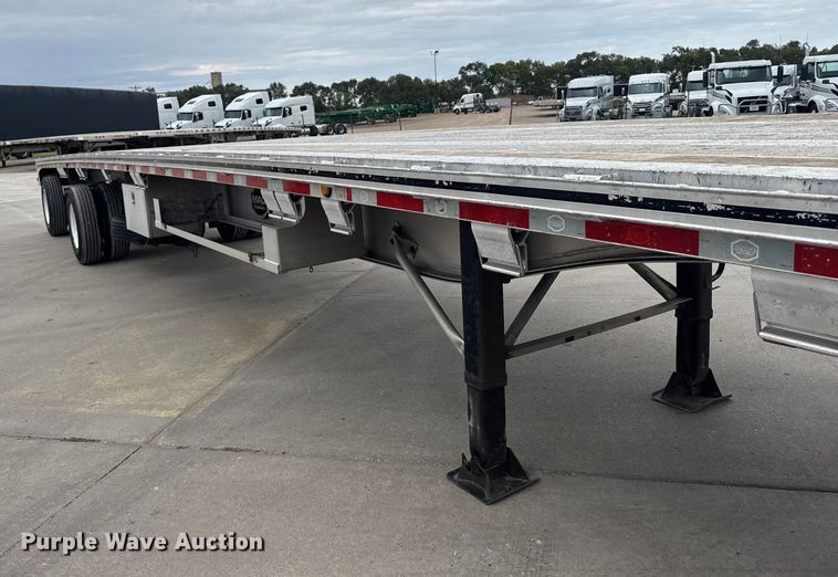 image for item EU6114 2015 Mac flatbed trailer