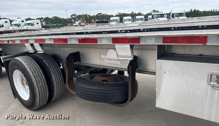 image for item EU6114 2015 Mac flatbed trailer