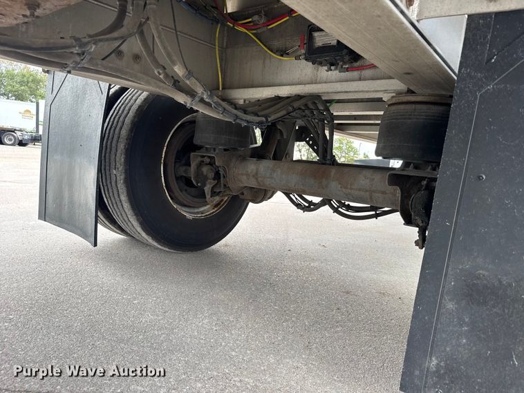 image for item EU6114 2015 Mac flatbed trailer