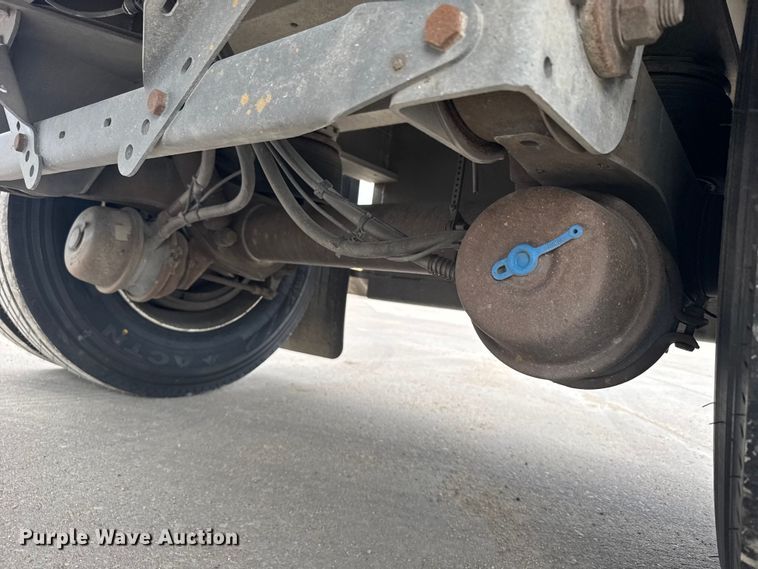 image for item EU6114 2015 Mac flatbed trailer