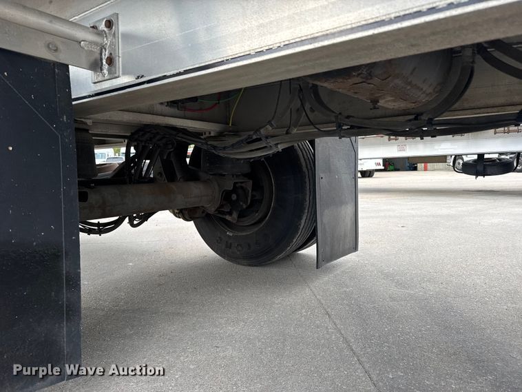 image for item EU6114 2015 Mac flatbed trailer