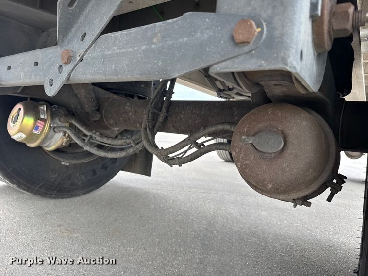 image for item EU6114 2015 Mac flatbed trailer