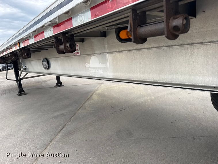 image for item EU6114 2015 Mac flatbed trailer