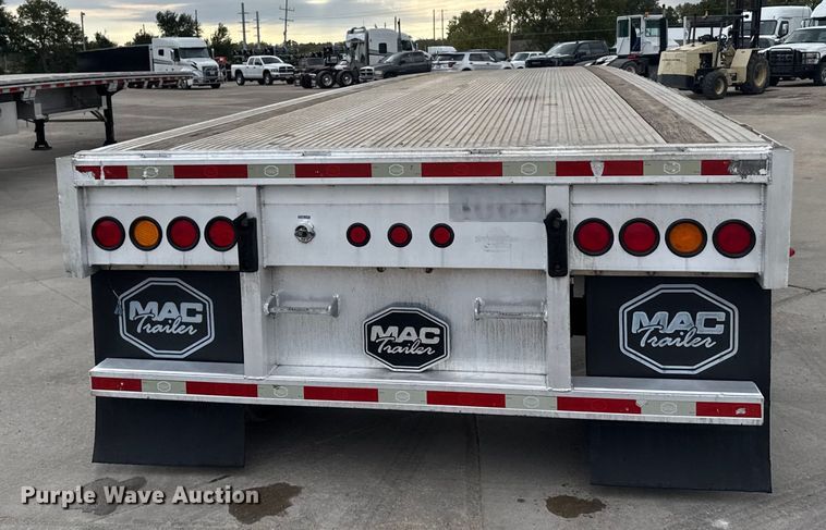 image for item EU6115 2018 Mac flatbed trailer