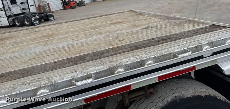 image for item EU6115 2018 Mac flatbed trailer