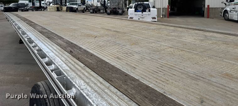 image for item EU6115 2018 Mac flatbed trailer