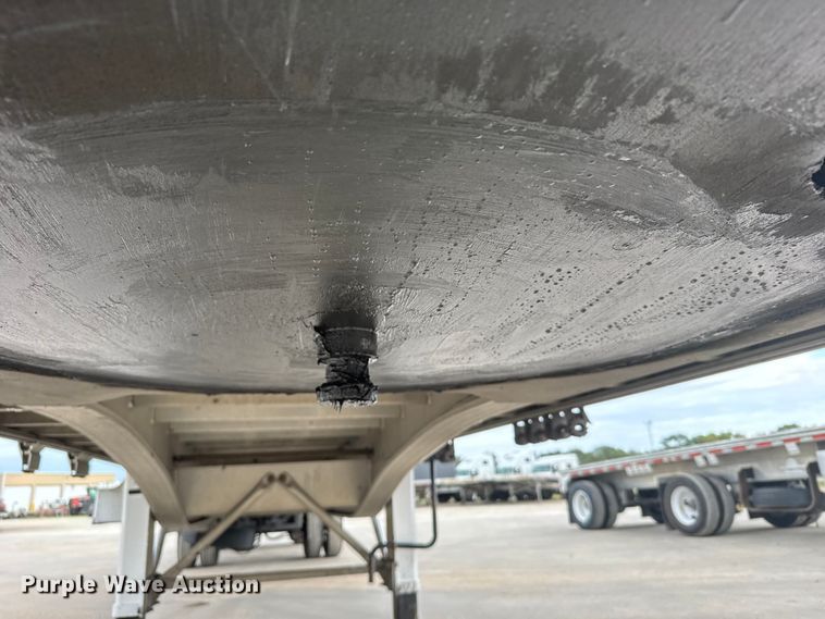 image for item EU6115 2018 Mac flatbed trailer