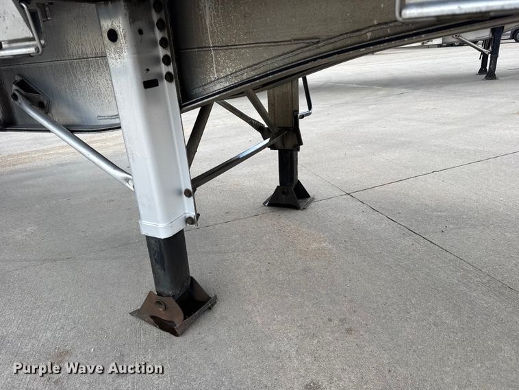 image for item EU6115 2018 Mac flatbed trailer