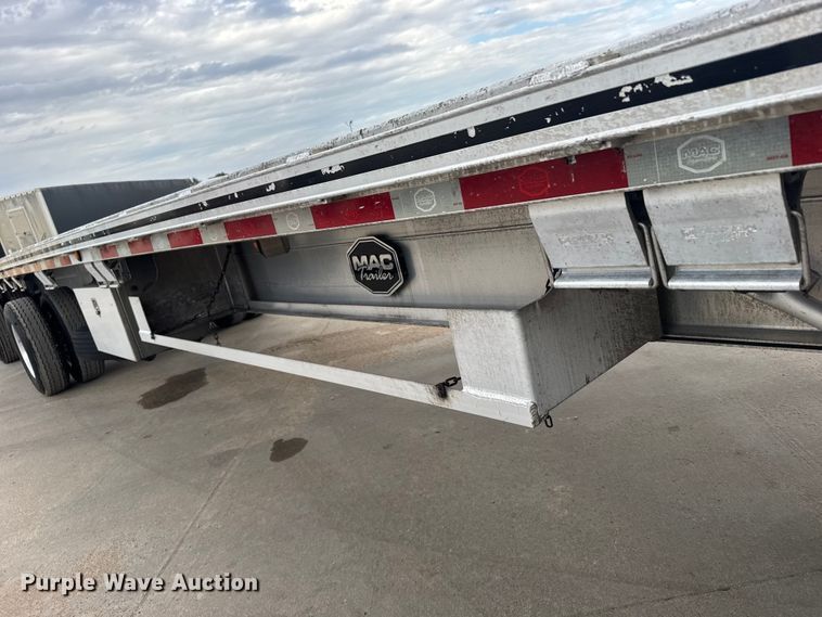 image for item EU6115 2018 Mac flatbed trailer