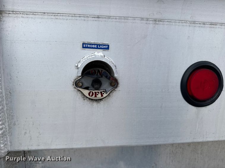 image for item EU6115 2018 Mac flatbed trailer