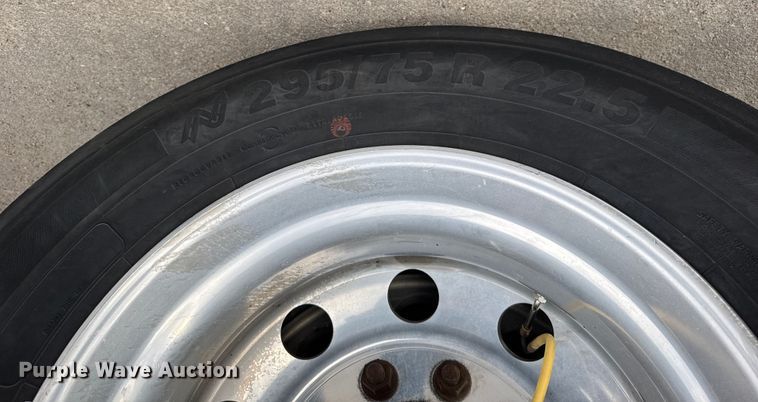 image for item EU6115 2018 Mac flatbed trailer