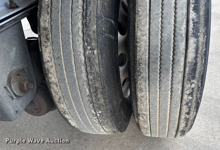 image for item EU6115 2018 Mac flatbed trailer