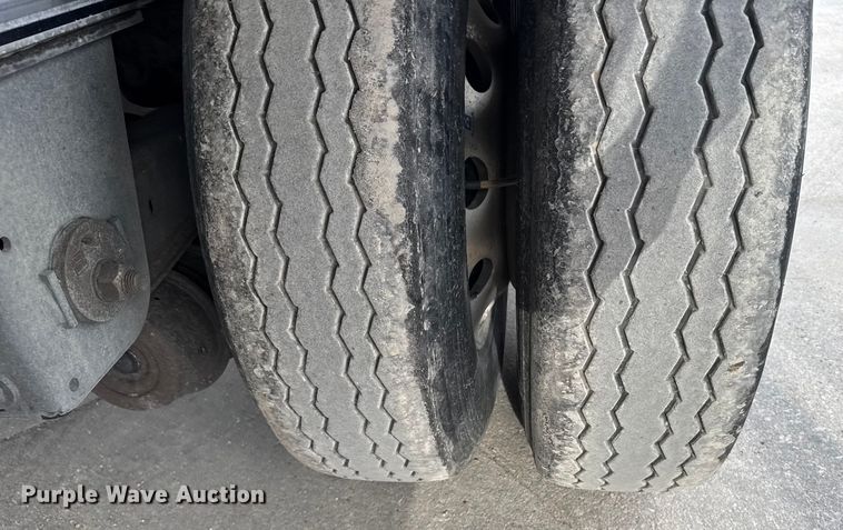 image for item EU6115 2018 Mac flatbed trailer