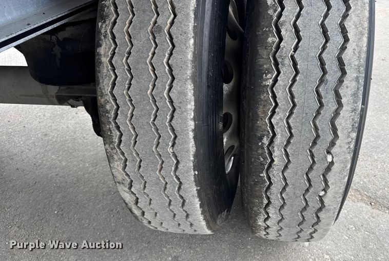 image for item EU6115 2018 Mac flatbed trailer