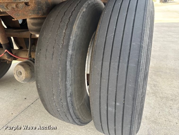 image for item EV1861 2005 Wabash dry van trailer