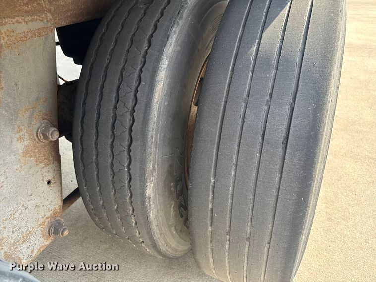 image for item EV1861 2005 Wabash dry van trailer