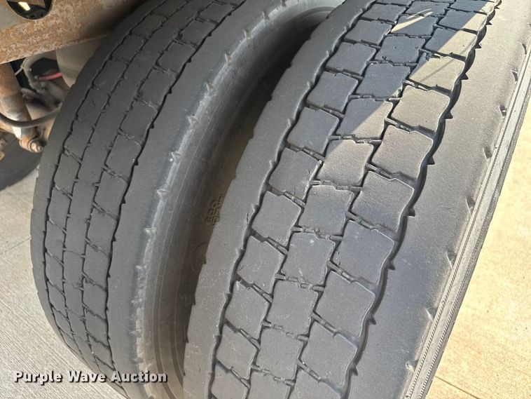 image for item EV1861 2005 Wabash dry van trailer