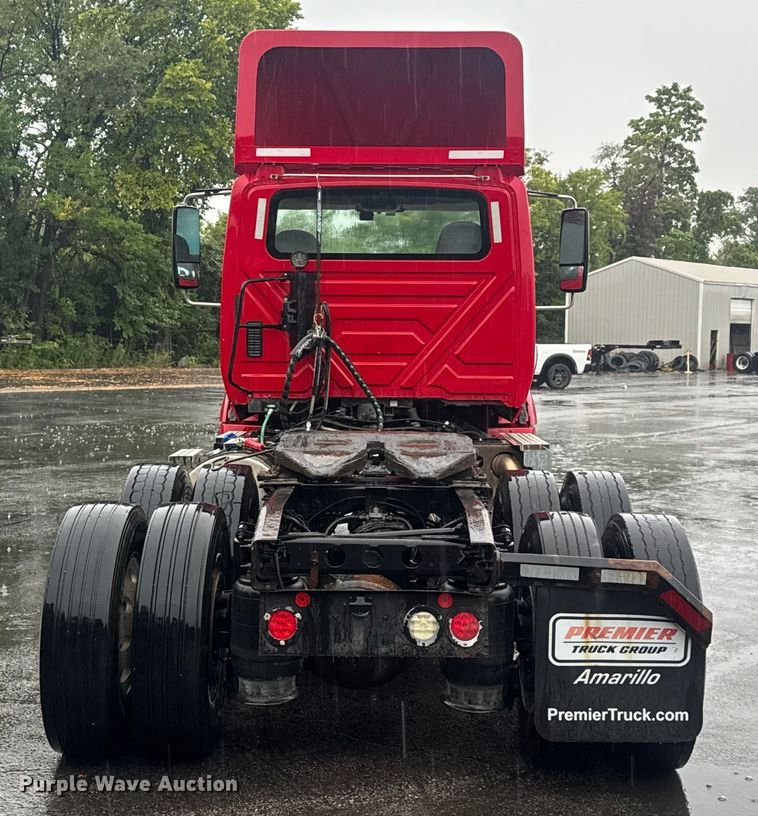 image for item EV1865 2017 International ProStar 122  semi truck