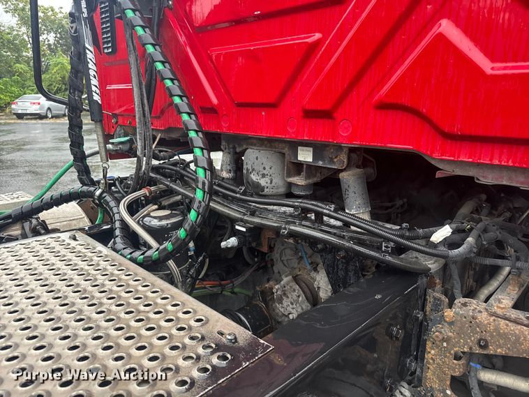 image for item EV1865 2017 International ProStar 122  semi truck