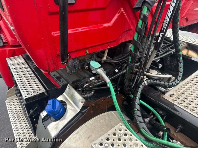 image for item EV1865 2017 International ProStar 122  semi truck